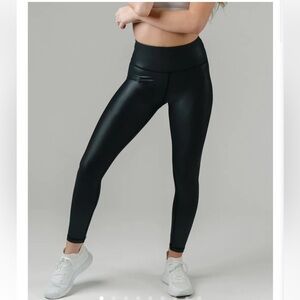 ZYIA Black Metallic Light and Tight High Rise 7/8  24” Leggings